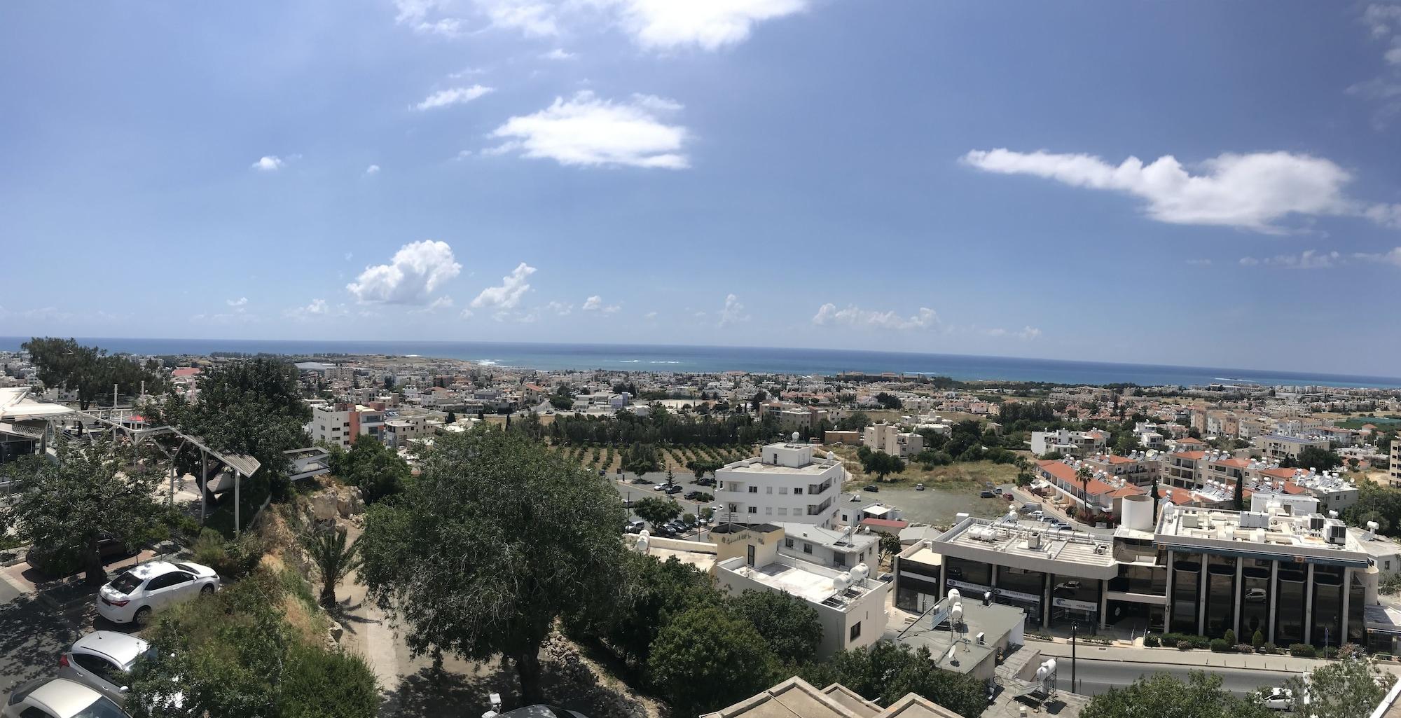 Axiothea Hotel Paphos Bagian luar foto