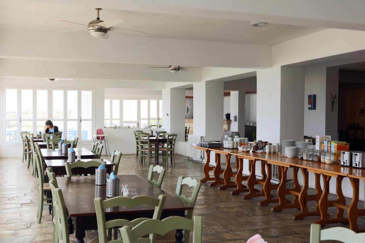 Axiothea Hotel Paphos Bagian luar foto